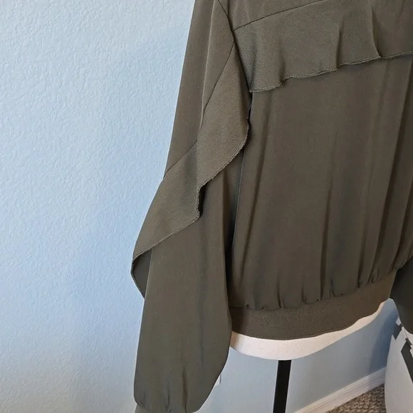 WHO WHAT WEAR Olive Bomber Jacket With Ruffles Bronze Zippered Pockets Sz LARGE - Picture 11 of 14